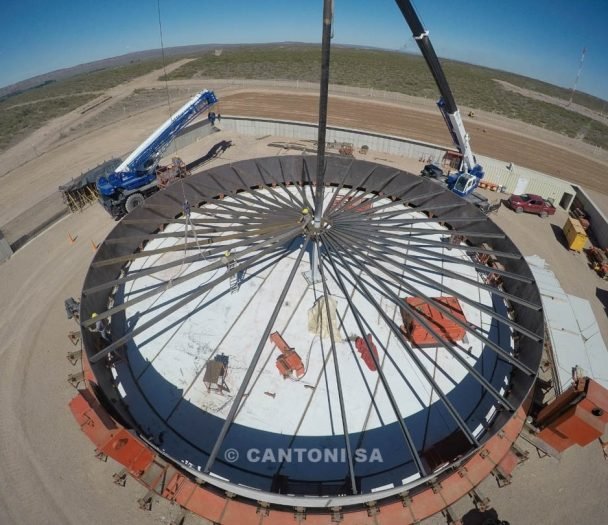 Tanque API 650 montado para TGS con tecnología avanzada de Cantoni.