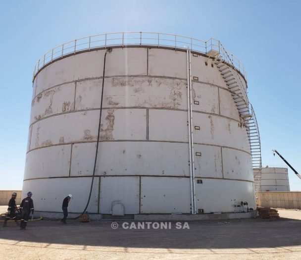 Tanque API 650 montado para TGS con tecnología avanzada de Cantoni.