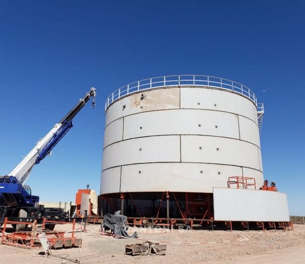 Tanque API 650 montado para TGS con tecnología avanzada de Cantoni.