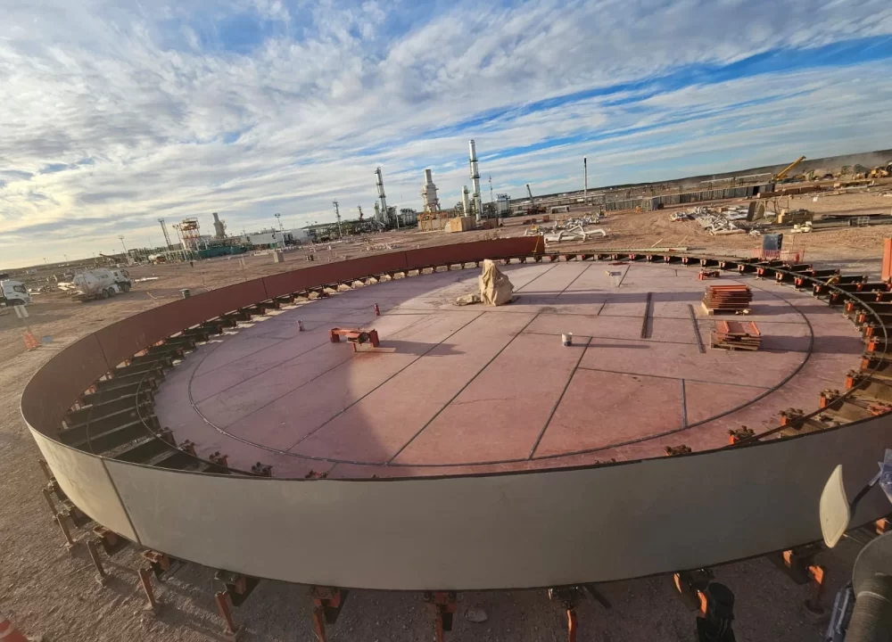 Tanque API 650 montado para TGS 2024 con tecnología avanzada de Cantoni.