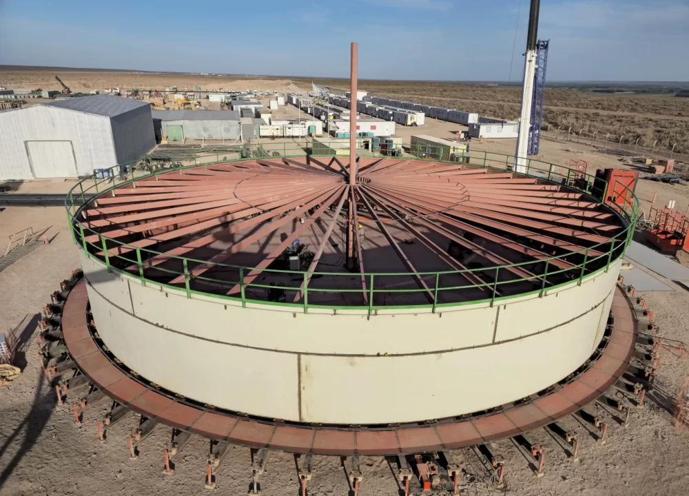 Tanque API 650 montado para TGS 2024 con tecnología avanzada de Cantoni.