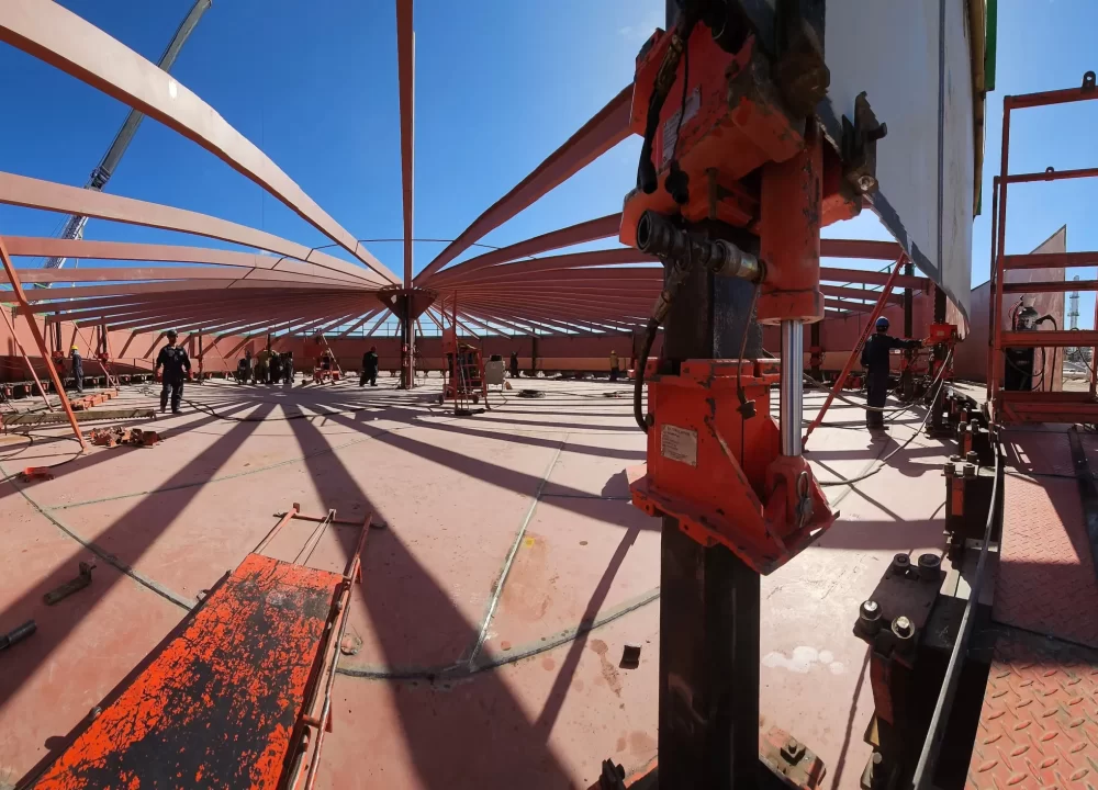 Tanque API 650 montado para TGS 2024 con tecnología avanzada de Cantoni.