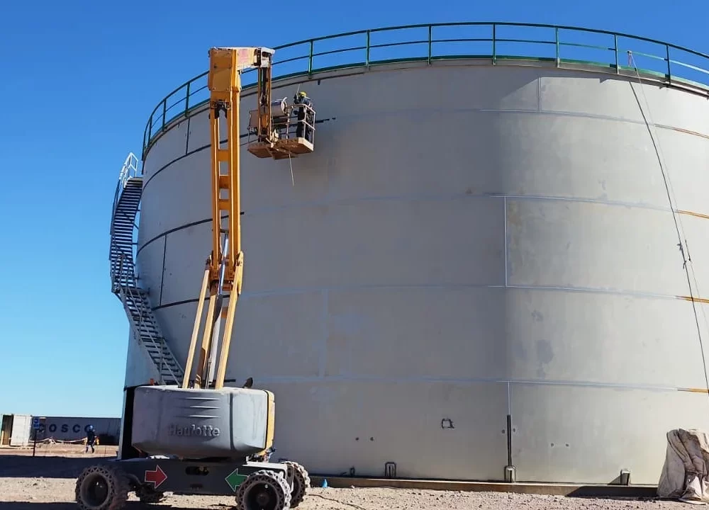 Tanque API 650 montado para TGS 2024 con tecnología avanzada de Cantoni.